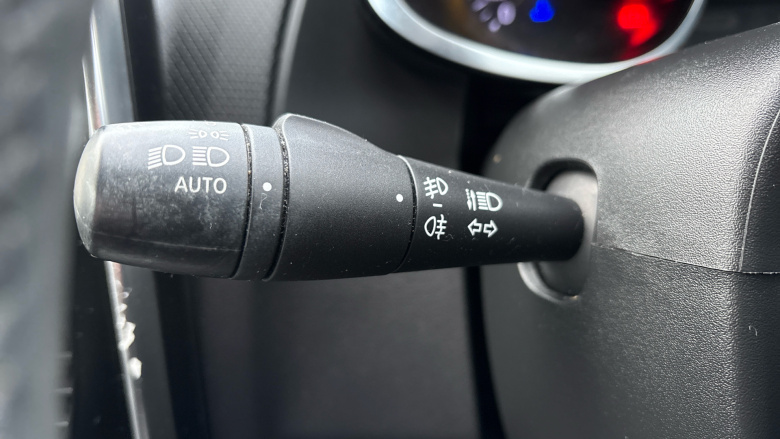 Renault Clio 1.5 dCi 90 Iconic 25 Nav 5dr Diesel Hatchback